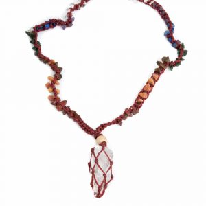 Roher Edelstein-Anhänger Bergkristall mit Chakra-Halskette