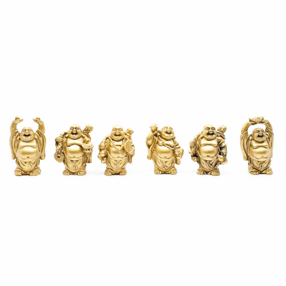 Goldene Ministatuen in Reihe gestellt