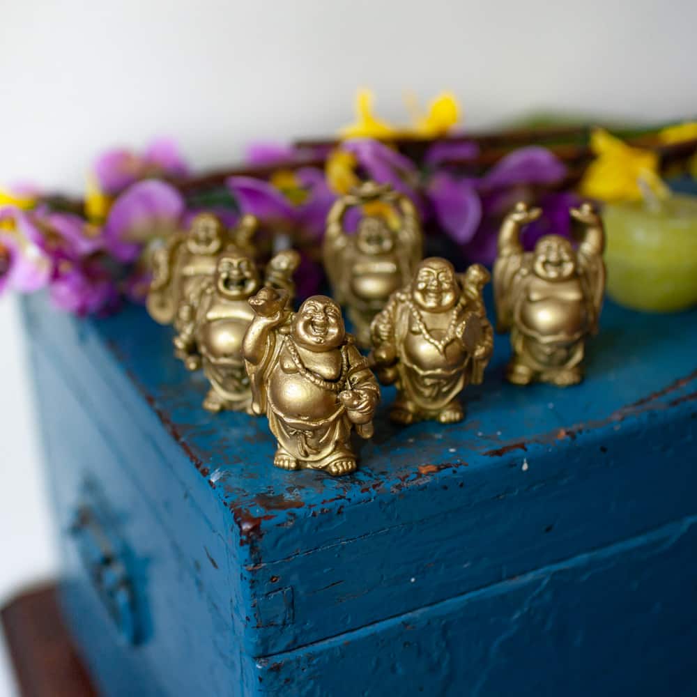 Goldene Buddhastatuen des Happy Buddahs
